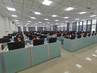 会议室里的人们 AI 生成的内容可能不正确。